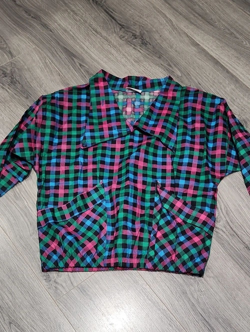 Cropped Vintage Cotton Plaid Button-Up Shirt Jacket in Green, Pink & Blue